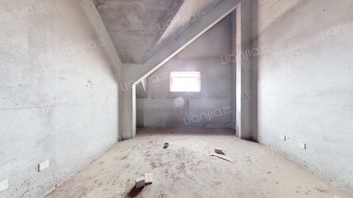 颐海蓝湾二手房实景图