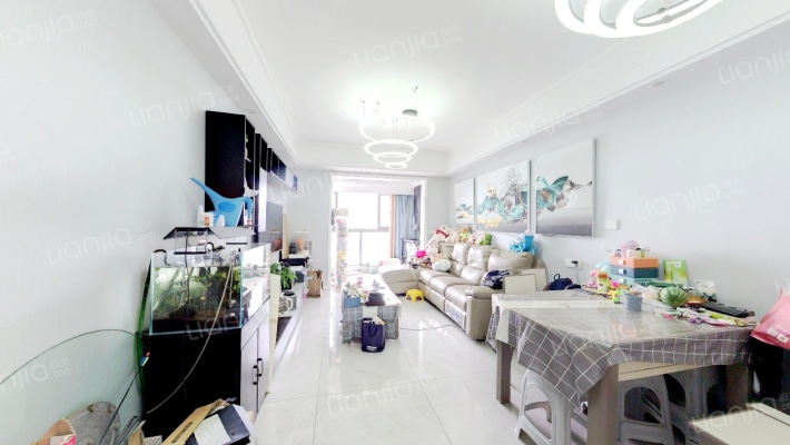 绿地海外滩花苑二手房实景图