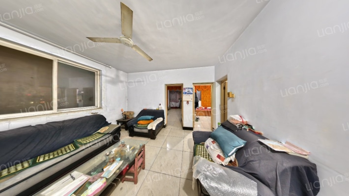 卫生路35号院二手房实景图