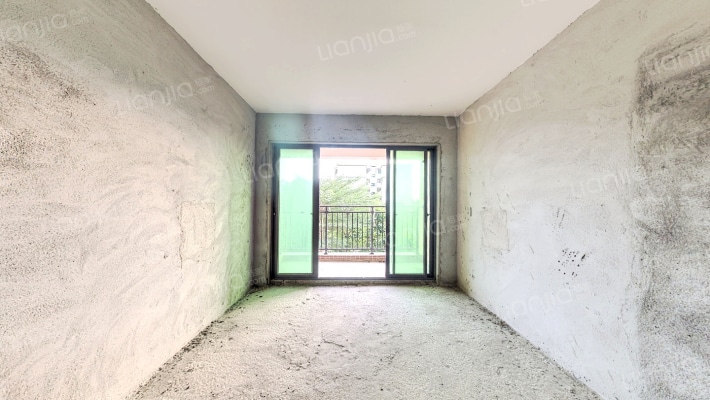 力天山水豪庭二手房实景图