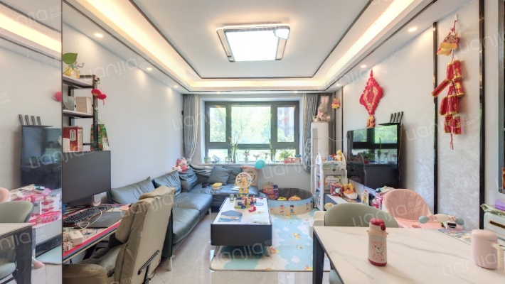 观源河畔二手房实景图