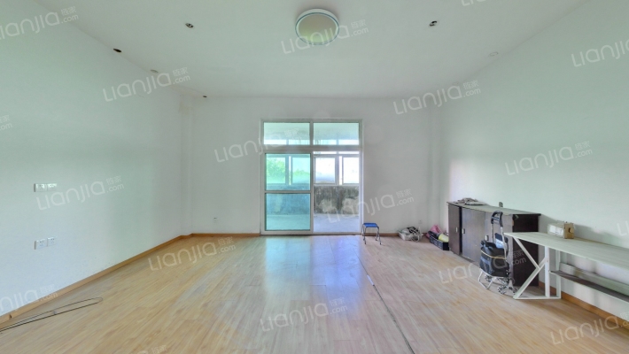 依心明園二手房实景图