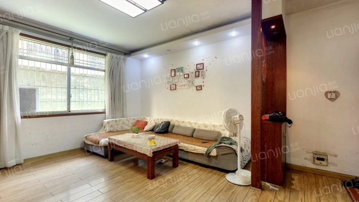 财源小区二手房实景图