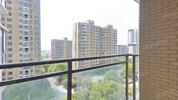 东湖国际城二手房实景图