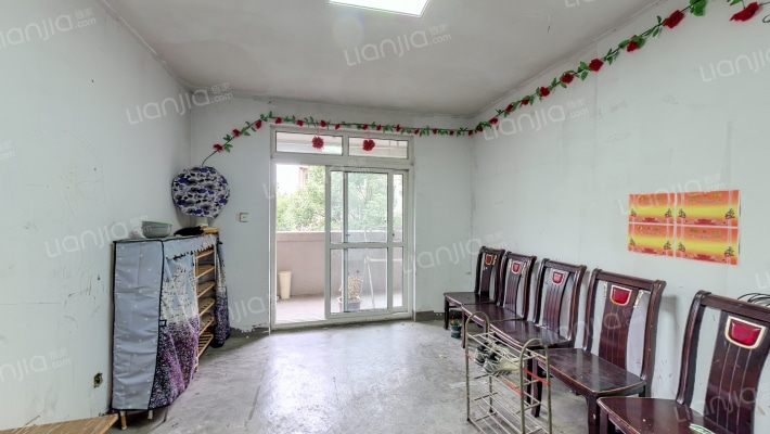 新贤佳苑二手房实景图