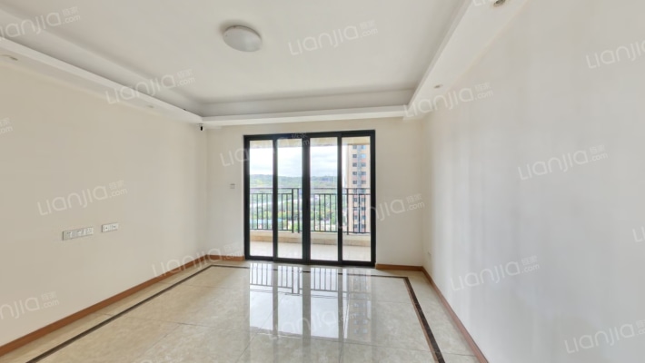 中建嘉和城凤凰台二手房实景图