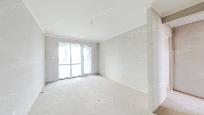 华融现代城南北通透三居室，证快满二了。-客厅