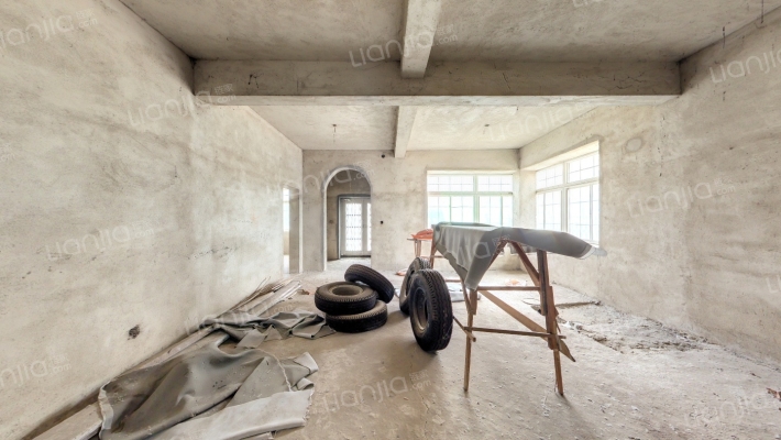 靓马庄园北区二手房实景图