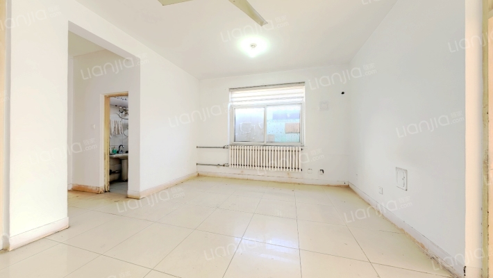 宾谷街822号二手房实景图