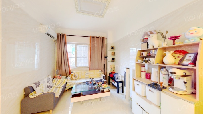 鸿新苑二手房实景图