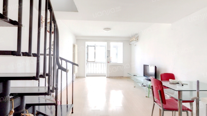 悦泰诚里二手房实景图