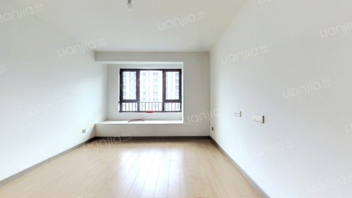 南北通两居，新房未住，小区环境优美-客厅