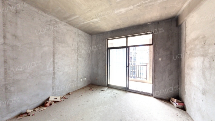 翡翠云天二手房实景图