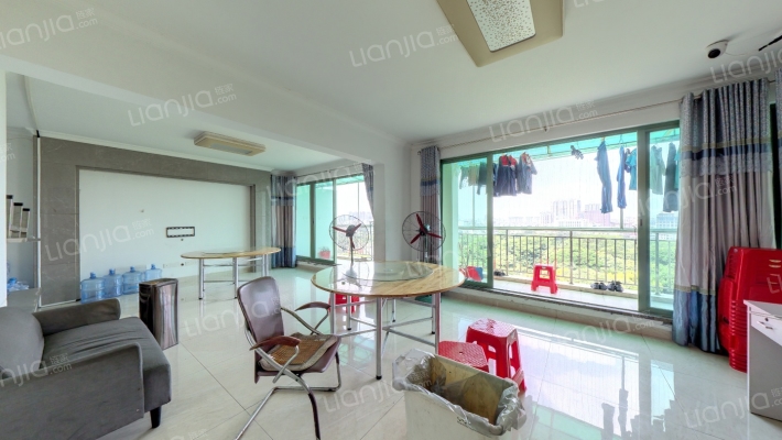 东逸高尔夫花园二手房实景图