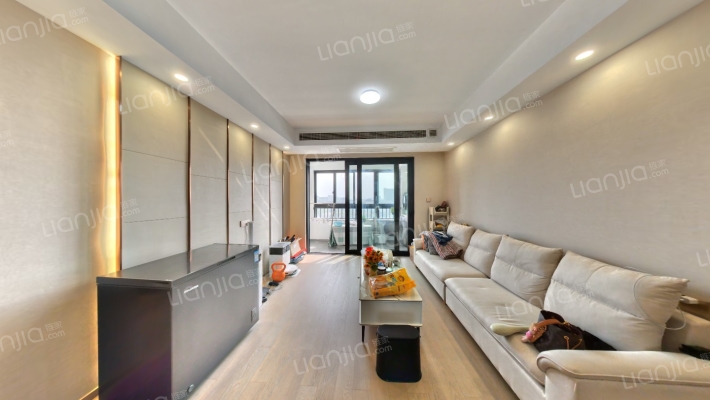 悦峰雅苑C区二手房实景图