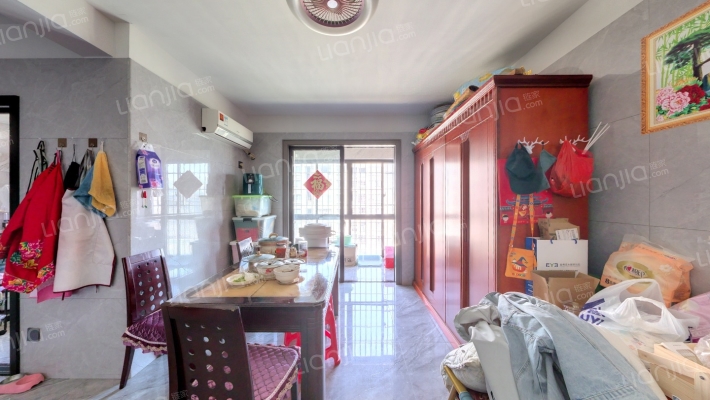 前锦新苑二手房实景图