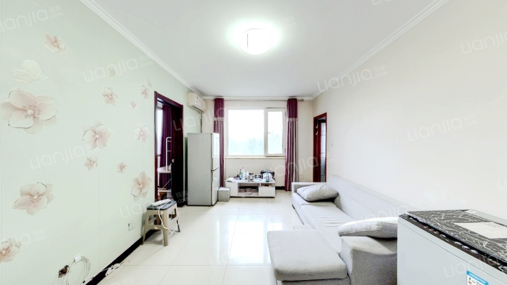 双塔，小两居，带装修，满二。税费低-客厅