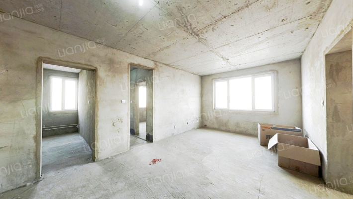 温莎假日两居室，交通便利，地理位置得天独厚。-客厅