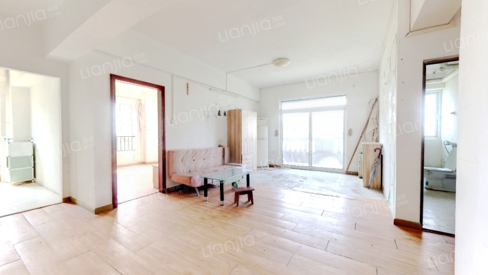 绿地城欧洲风情小镇五月花二手房实景图