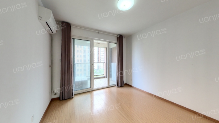 冠城大通三期竹苑二手房实景图