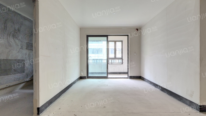 龙湖山前二手房实景图