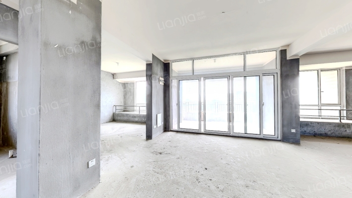 晴湾佳苑二手房实景图