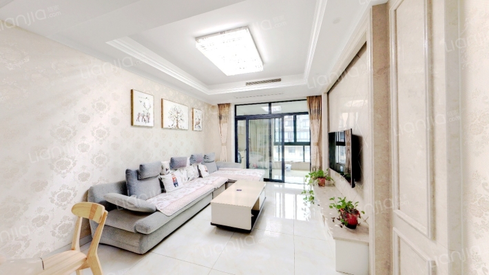 沁芳名苑二手房实景图