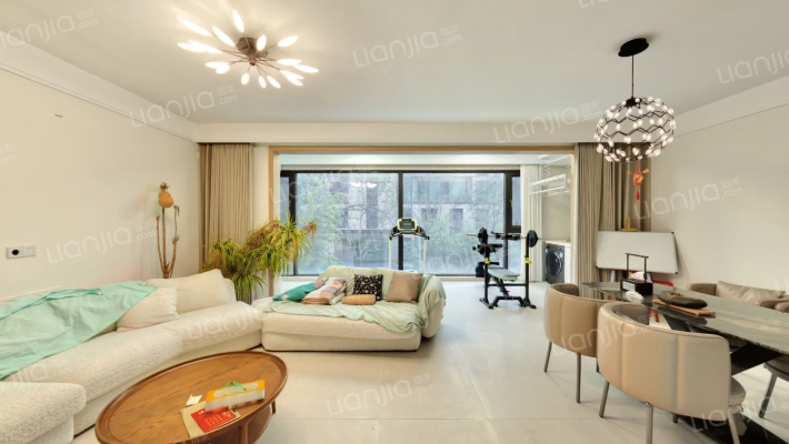 鸿园玫瑰园二手房实景图