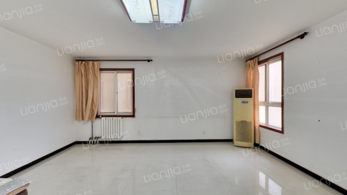 水泥制管厂家属院二手房实景图