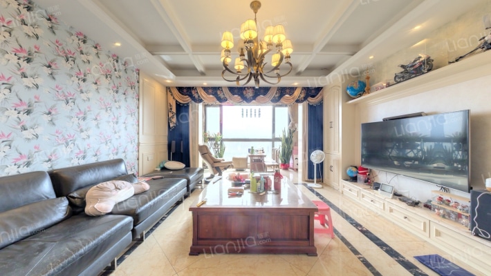 普罗旺世七期温泉别墅二手房实景图