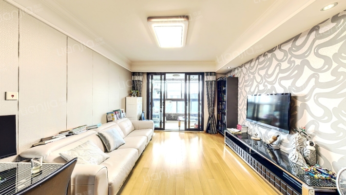 雍华府(公寓)二手房实景图