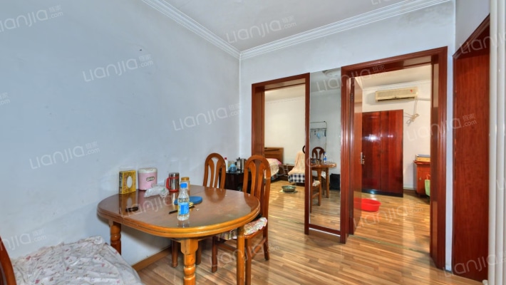 采四小区二手房实景图