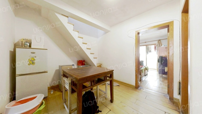 东汇路187号二手房实景图