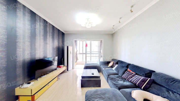 翡翠华庭二手房实景图