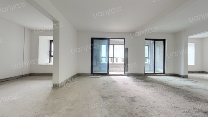 华侨城天鹅堡天樾二手房实景图