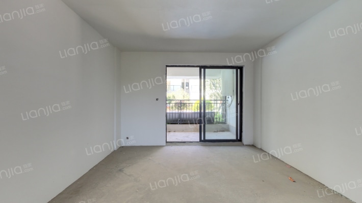 武汉蔡甸吾悦广场二手房实景图