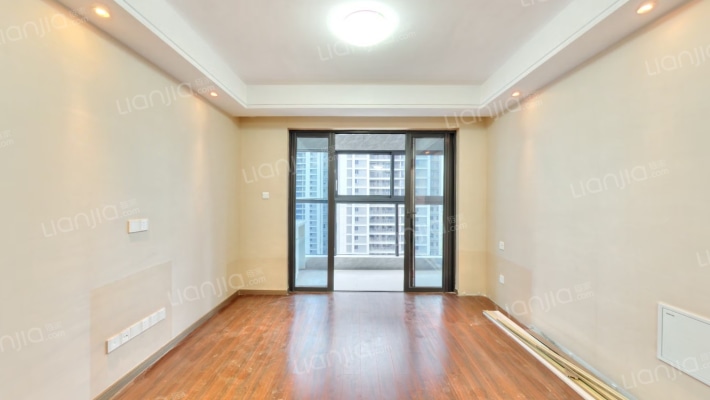 世茂璀璨万镜二手房实景图