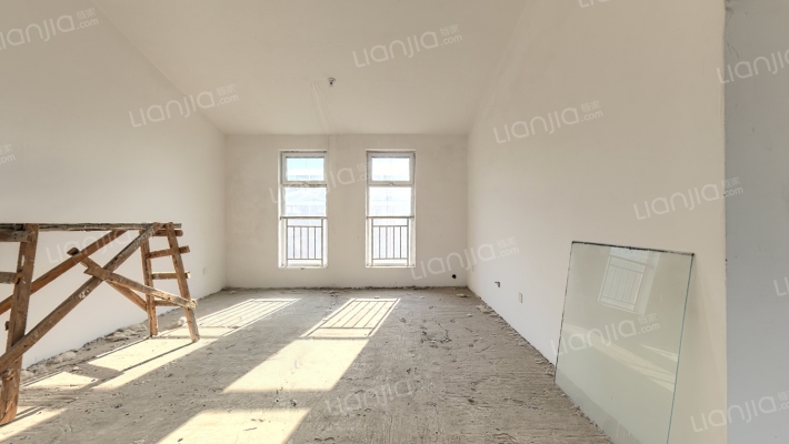 一梯两户 南北通透  总高七层电梯洋房 中高楼层-客厅