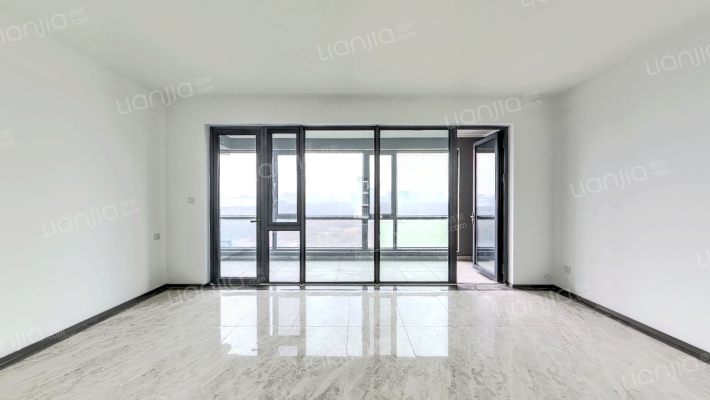 碧桂园·翡翠郡二手房实景图