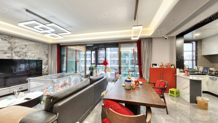 龙湖香港置地瑰雲里二手房实景图