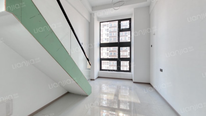 万科观湖礼著二期二手房实景图