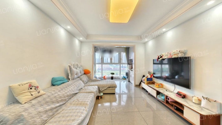 蔚蓝郡二手房实景图