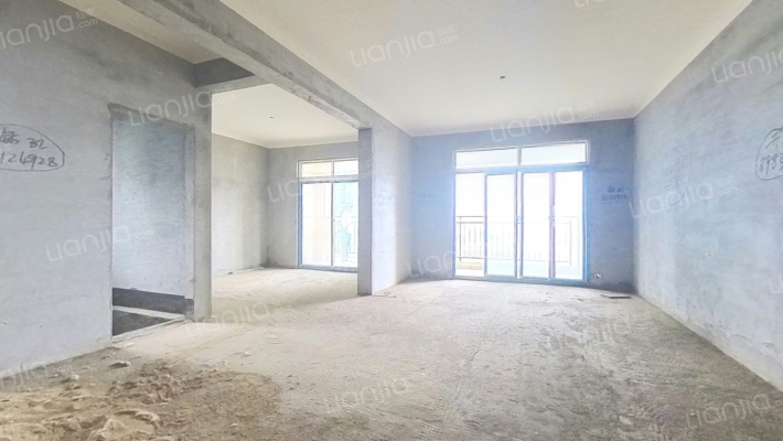 艺星湖景苑二手房实景图