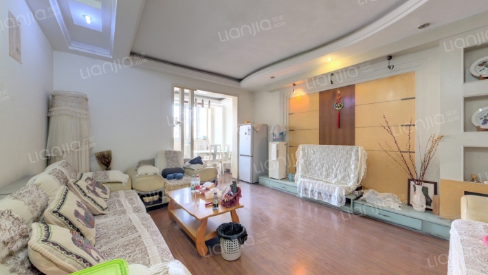 鸿雁小区二手房实景图