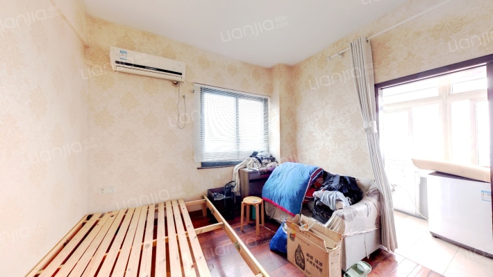 假日芳龄二手房实景图