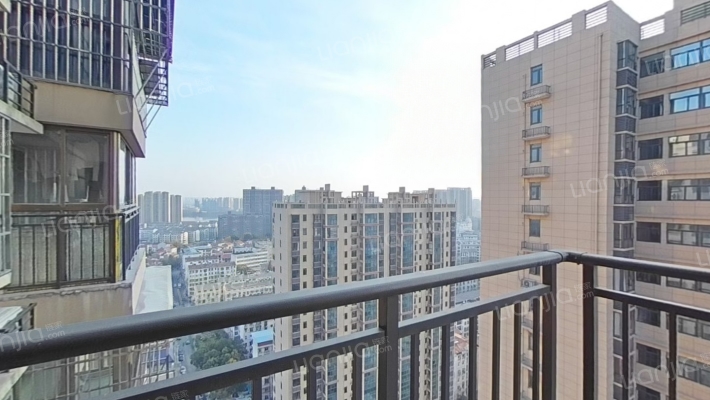 松泰华庭二手房实景图
