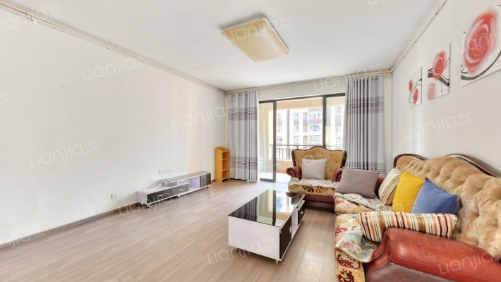 绿地悦城D区二手房实景图