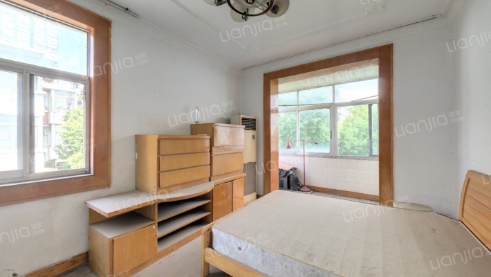 绒庄新村二手房实景图