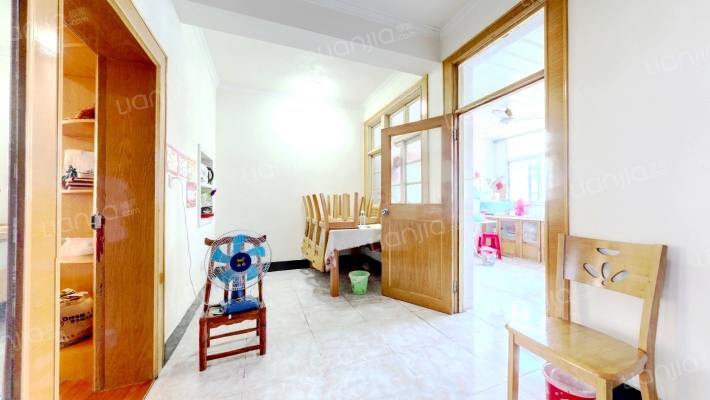 镇兴路13号二手房实景图