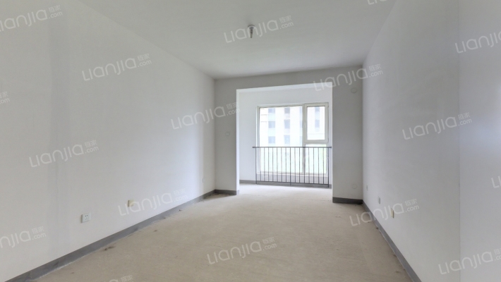 经典两居，带车位，户型方正，采光好-客厅